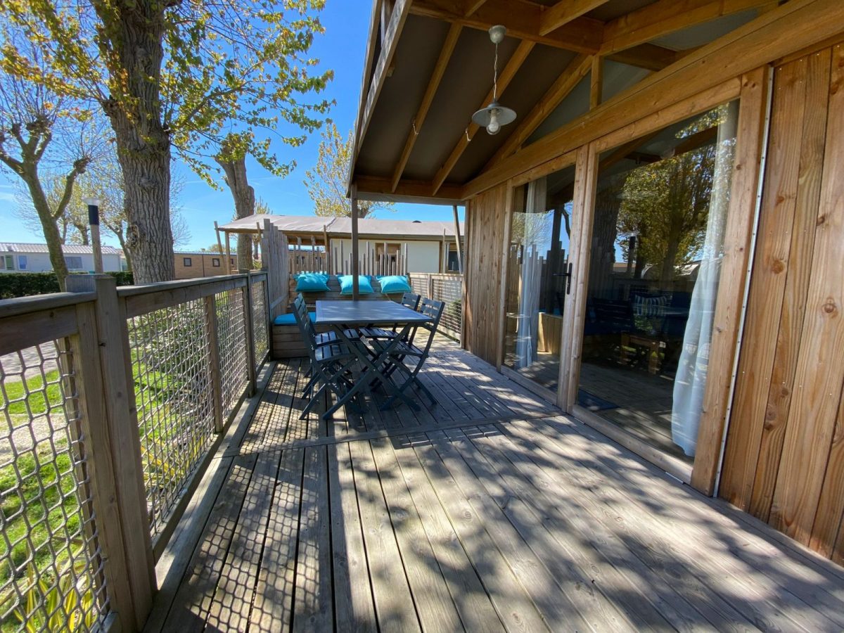 Camping Le Pré des Sables_L’Aiguillon La Presqu’Ile_Cabane Lodge Premium (2)