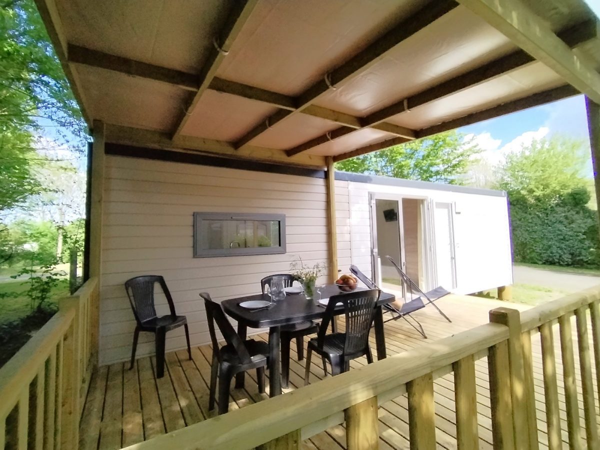 Camping Ile Cariot_Chaillé les Marais_Terrasse mobil Home