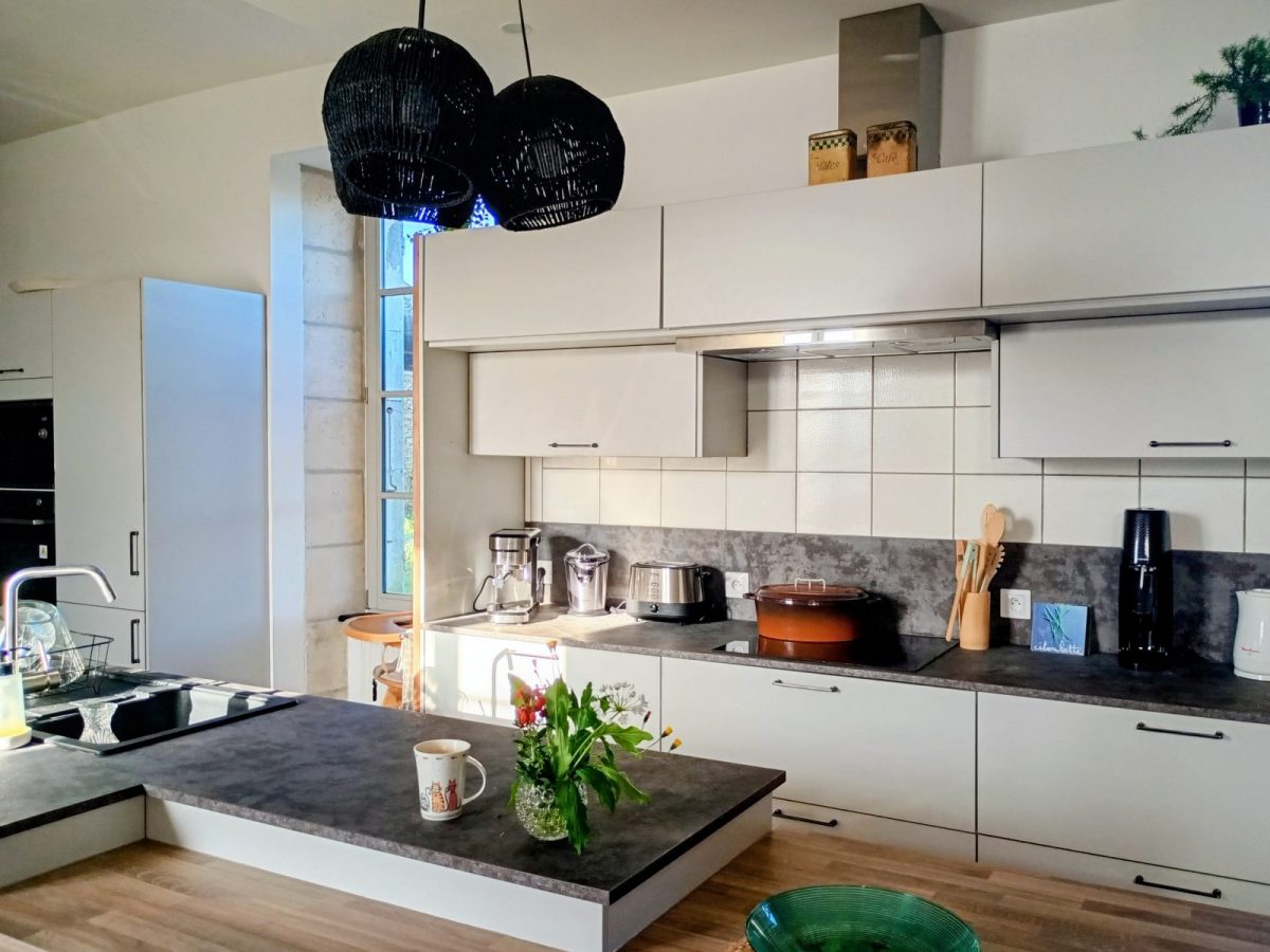 Meublé Le Clos des Hirondelles – La Couture 85320 – La cuisine