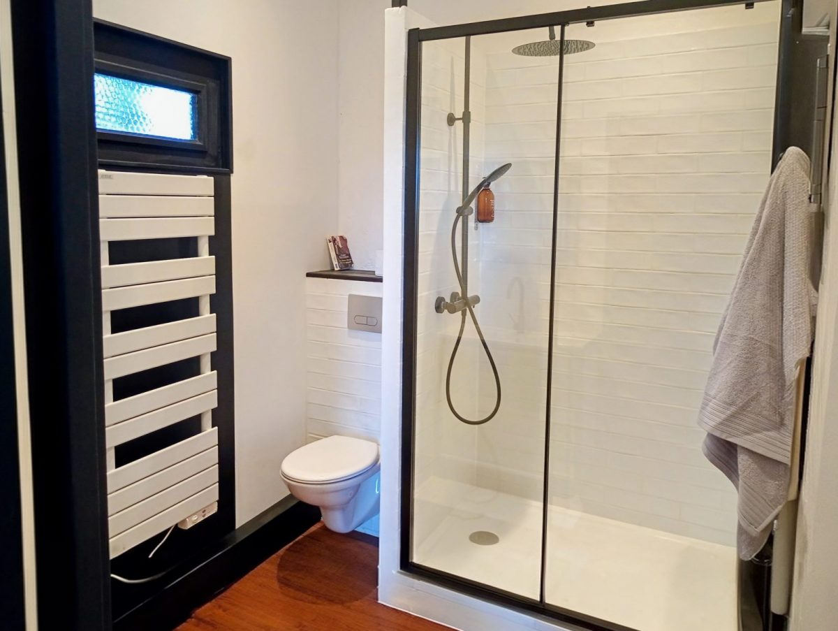 Meublé Le Clos des Hirondelles – La Couture 85320 – Salle d&rsquo;eau junior