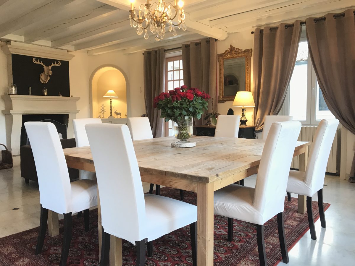 Meublé Le Clos des Marais_Champagné les Marais_Espace repas (2)