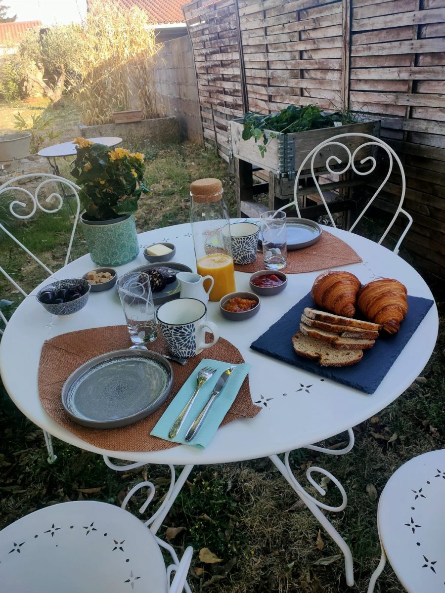 Chambre d&rsquo;Hôtes Le Magnolia_Luçon_Petit déjeuner (2)