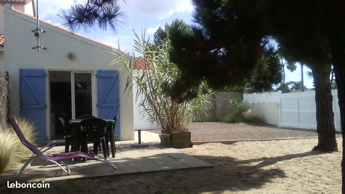 Terrasse MEUBLÉ ÉTOILE DE MER LA FAUTE-SUR-MER L’AIGUILLON-LA-PRESQU’ILE