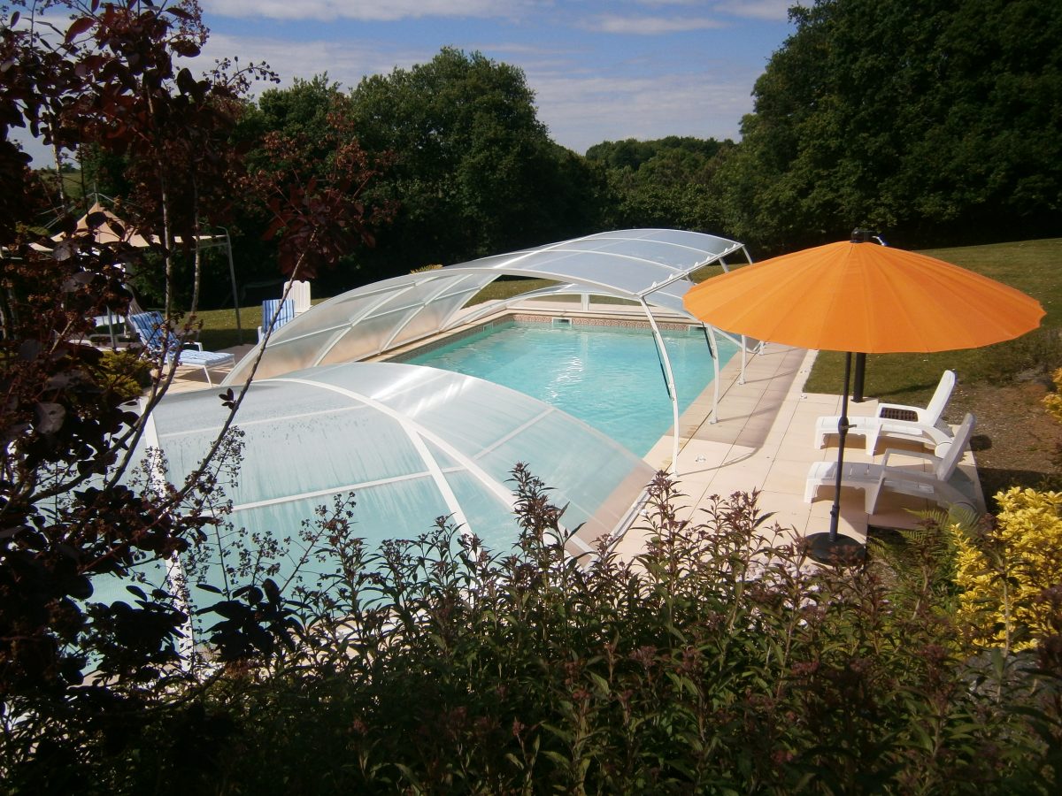 Chambre d’hôtes Logis LA FOLIE_Piscine couverte_MAREUIL SUR LAY DISSAIS