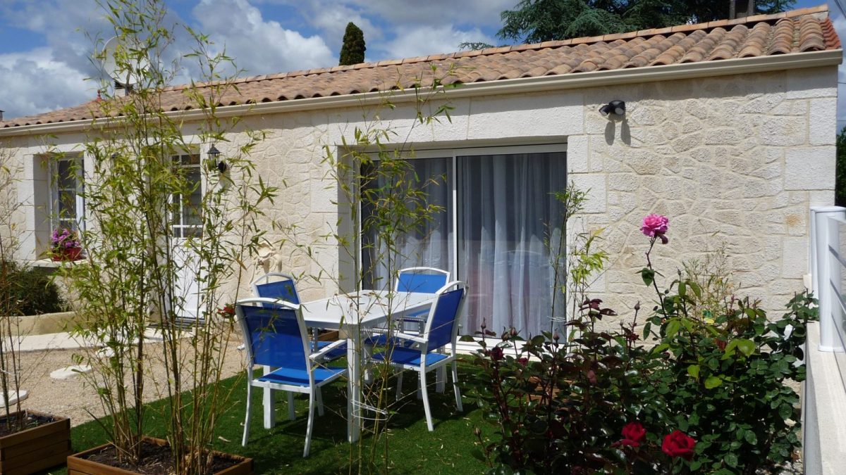 Terrasse – MEUBLÉ AU FIL DU TEMPS – SAINTE-GEMME-LA-PLAINE 85