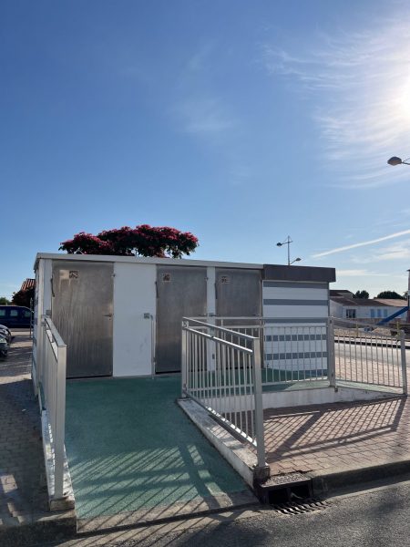 Toilettes publiques – Port