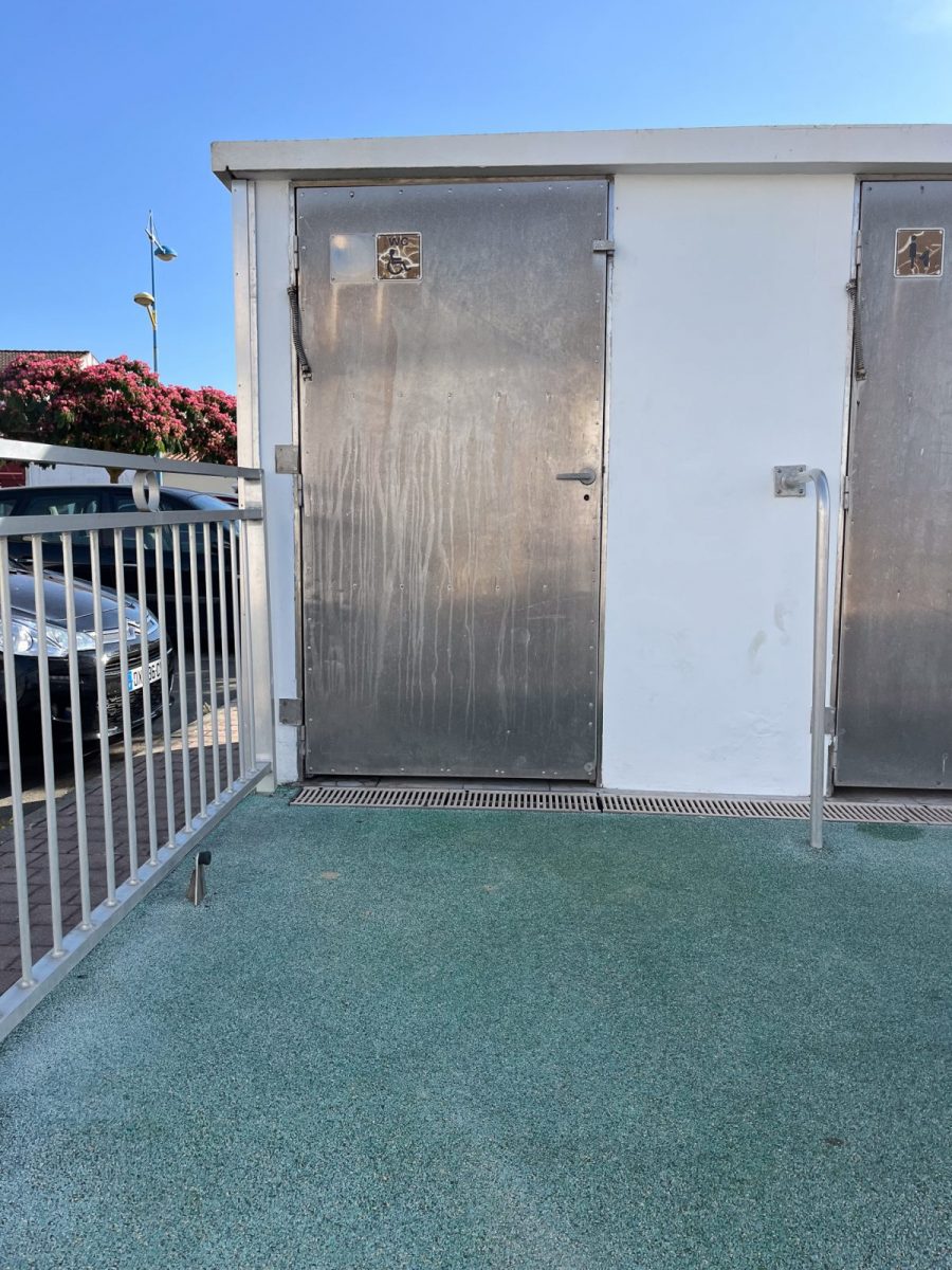 Toilettes publiques -manege – L’Aiguillon-sur-Mer