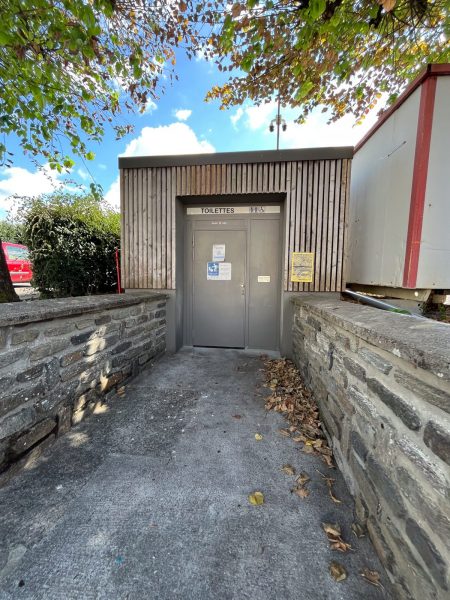 Toilettes publiques – cathédrale