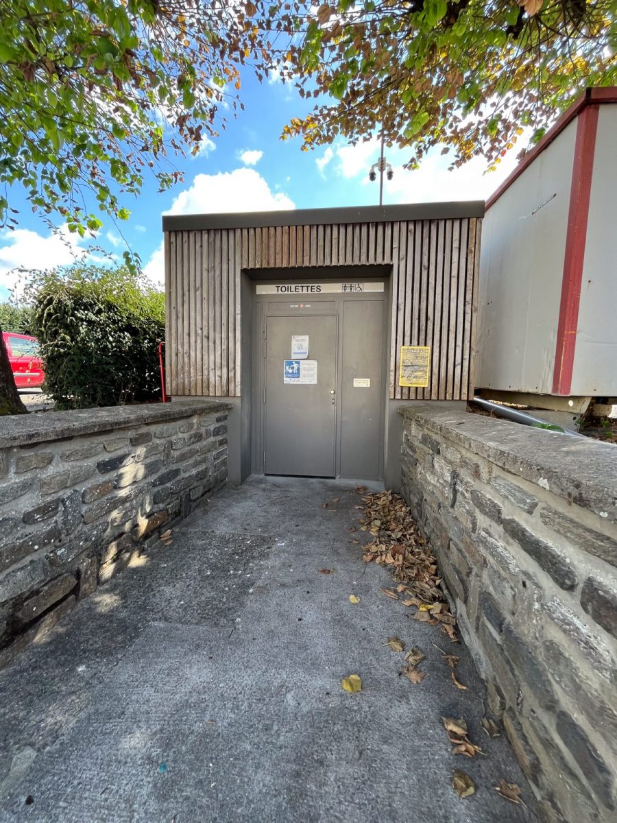 Toilettes-publiques-Luçon-place-Leclerc