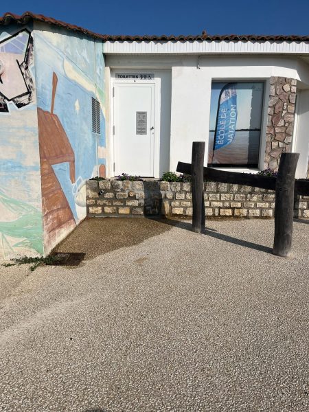 Toilettes publiques – Plan d’eau