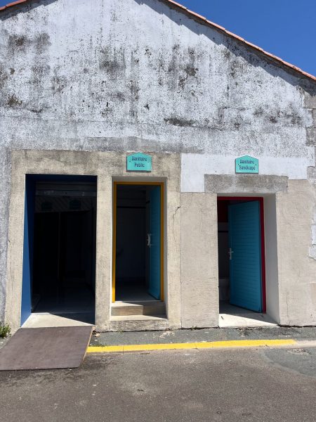 Toilettes publiques – Bourg
