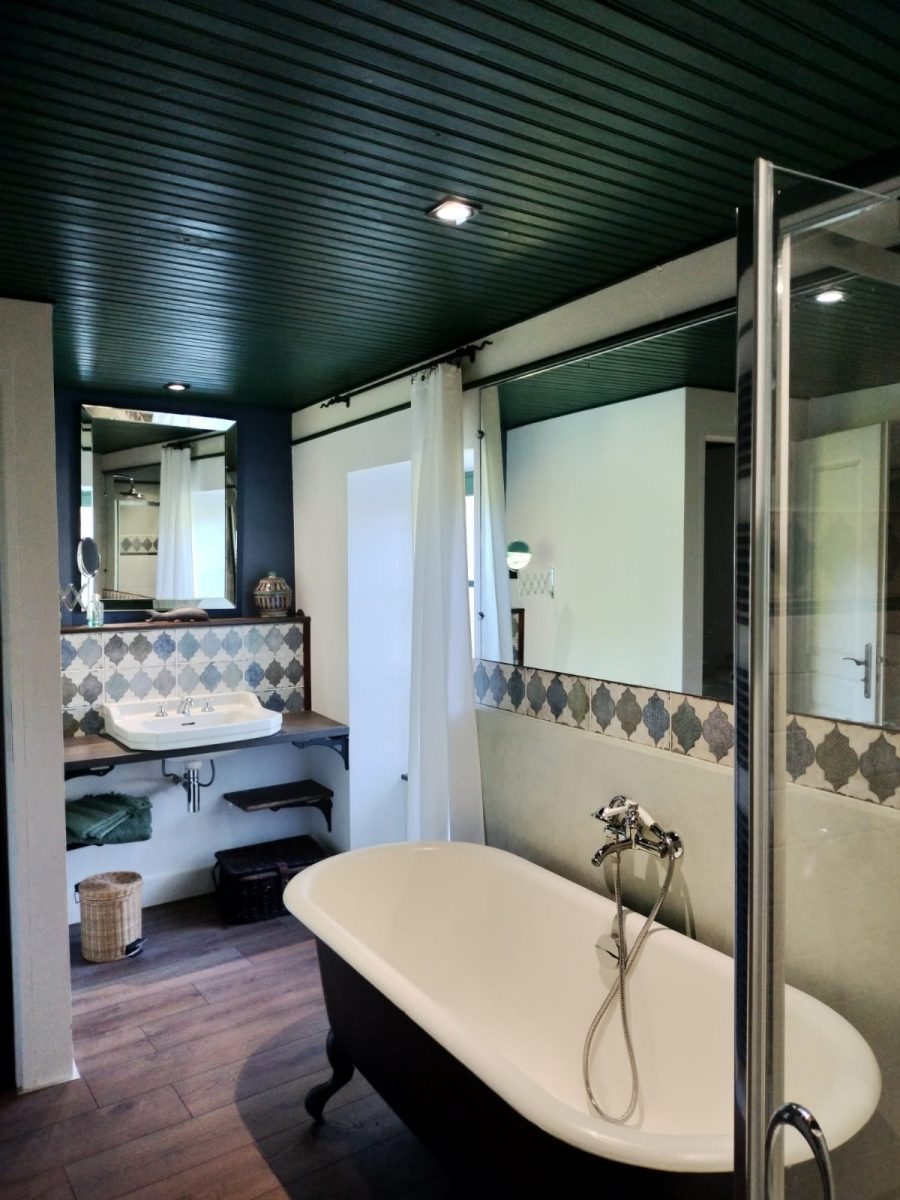 Chambre d&rsquo;Hôtes Piece of Pai_Saint Jean d&rsquo;Hermine_Salle de bain Voyageurs