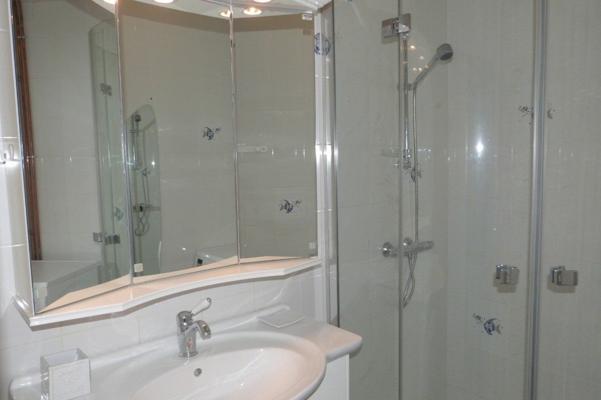 214843 – Salle de douche