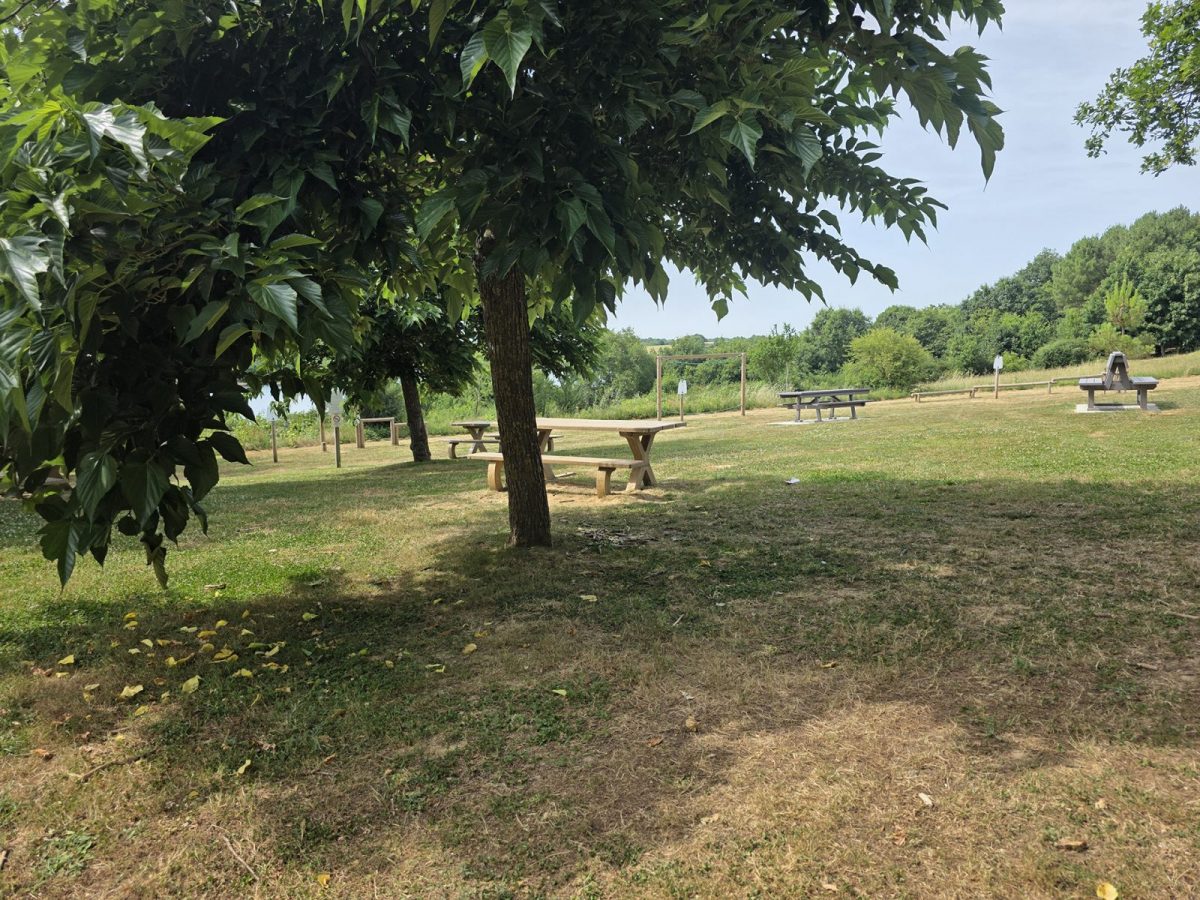 aire-bellenoue-jeux-pique-nique-chateau-guibert (3)