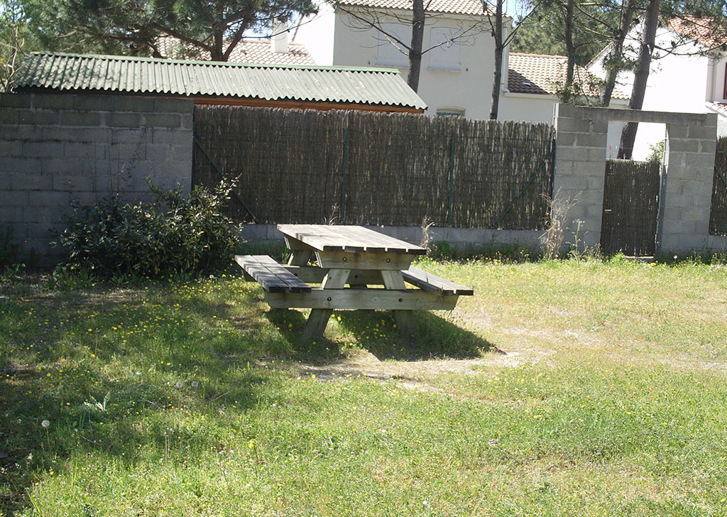 Aire de pique-nique – Rue du Puits