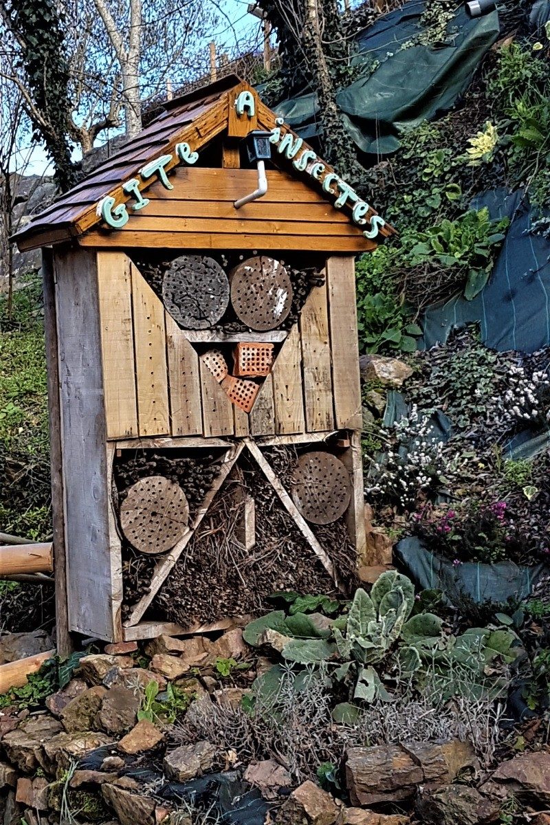186210 – Gîte à insectes