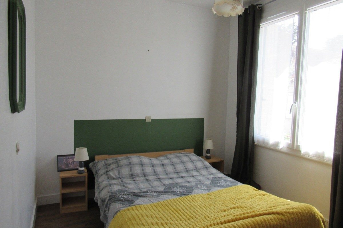 346048 – Chambre lit en 140