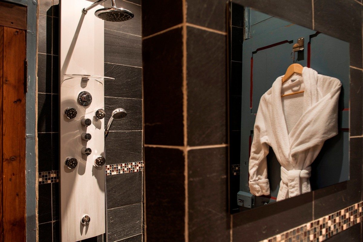 40226 – Douche à l’italienne hydromassante