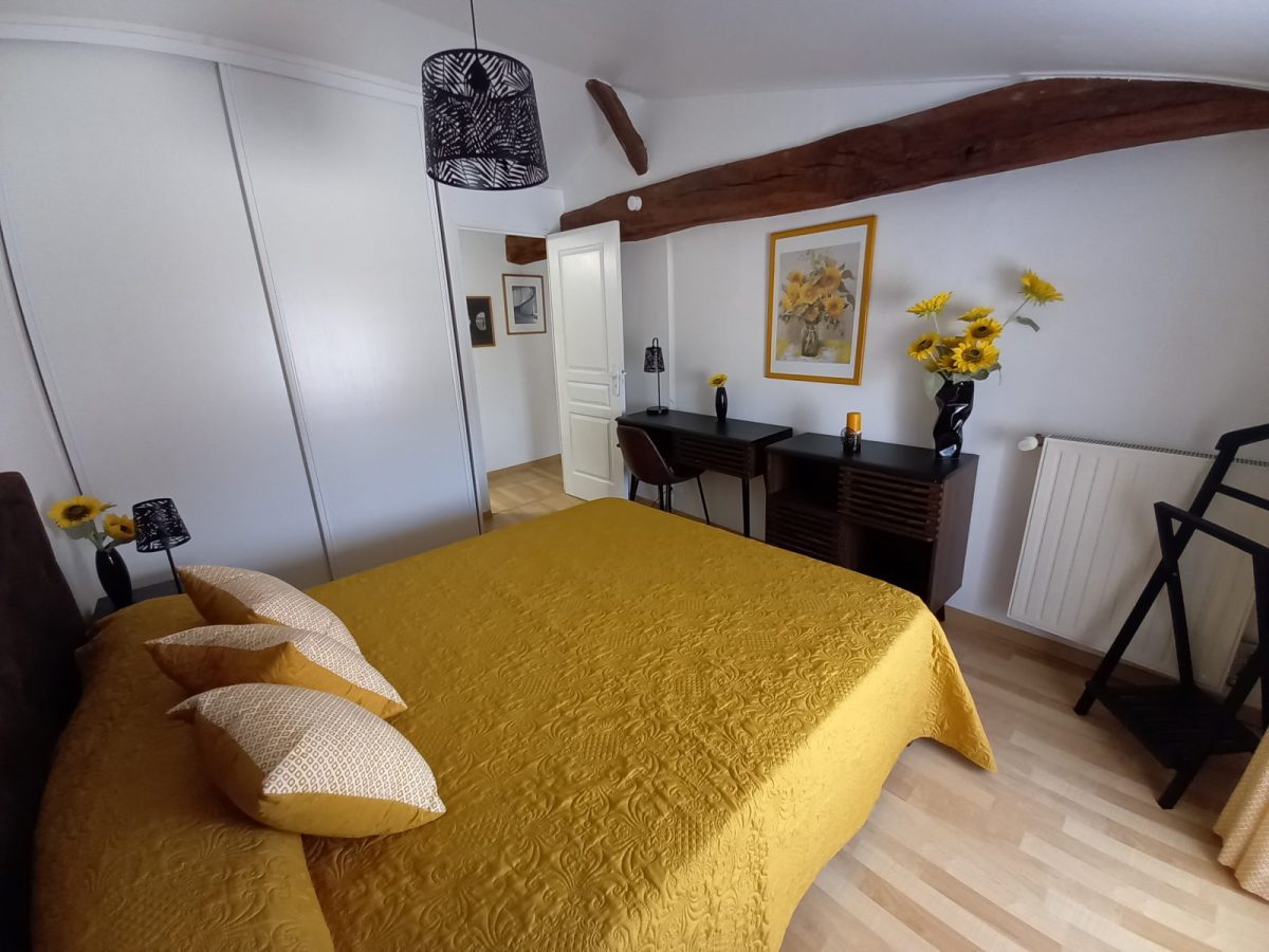 Meublé Le Jasmin_Luçon_Chambre Tournesols