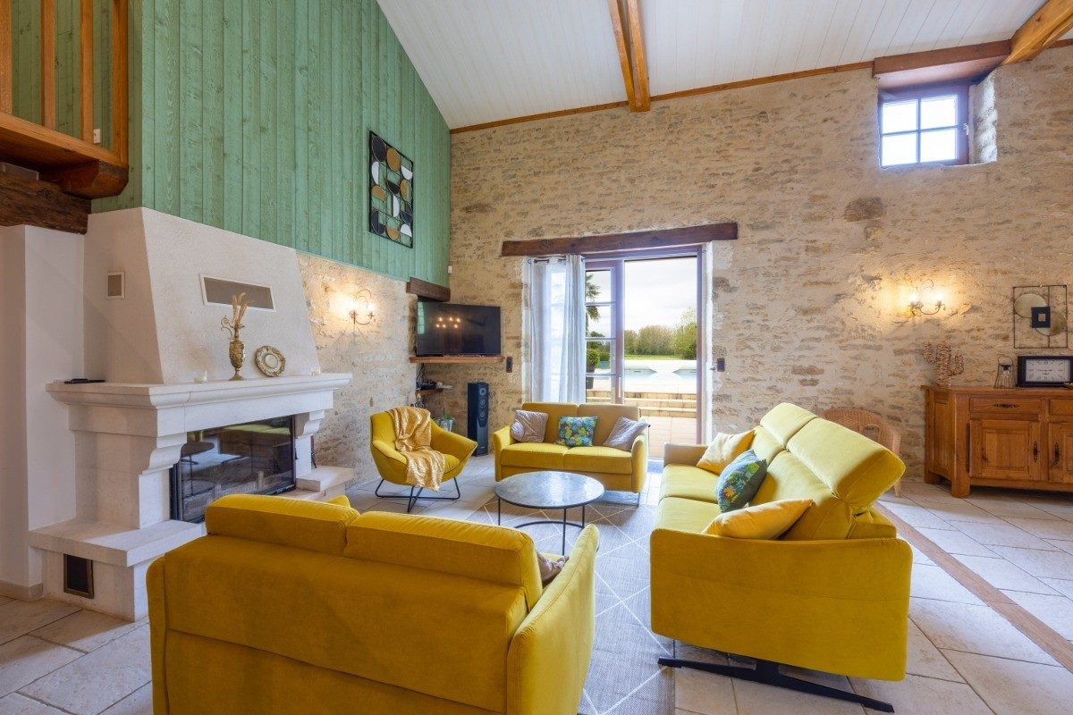 53607 – Salon