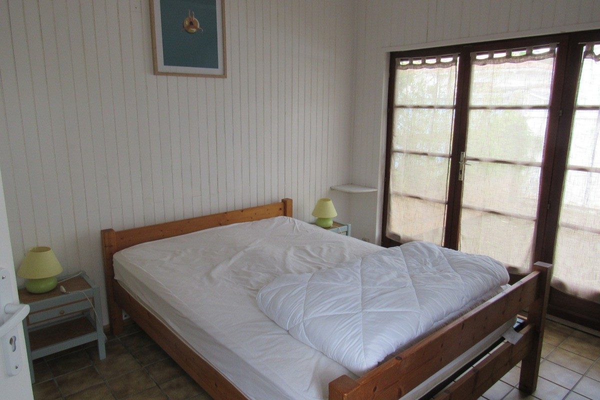 346055 – Chambre lit en 140
