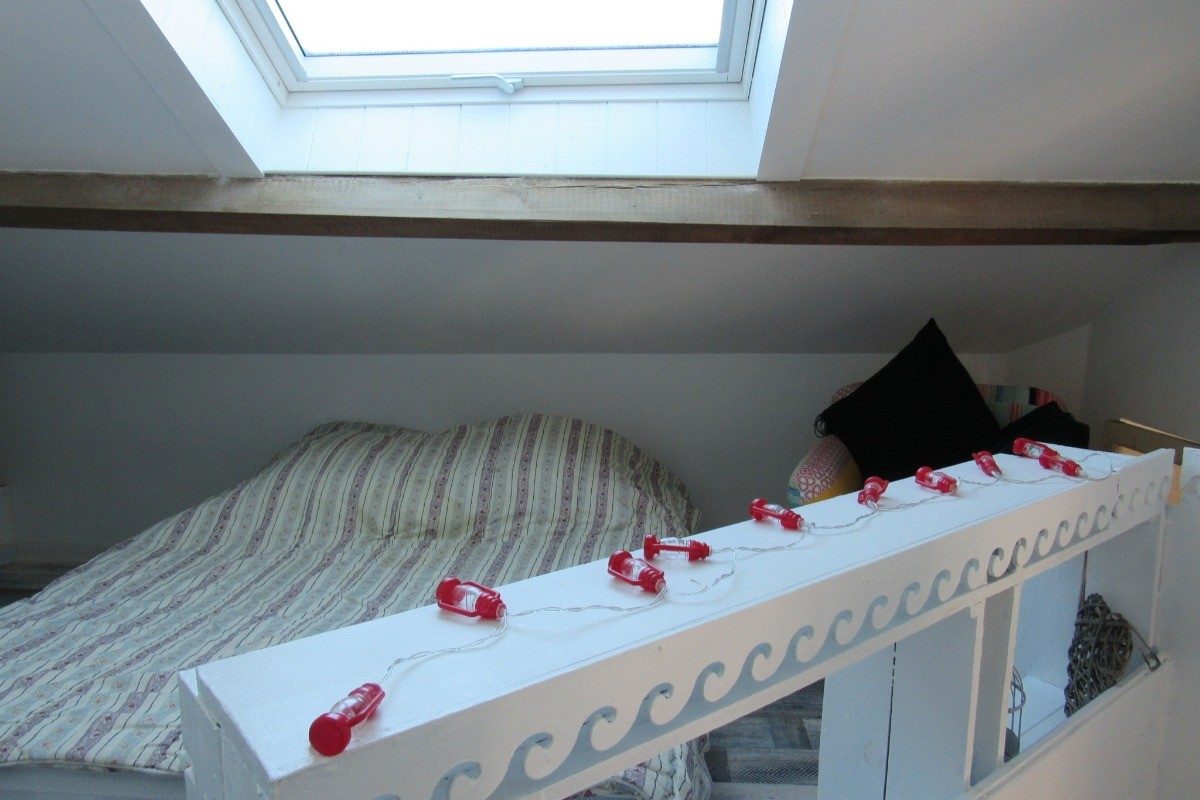 290514 – 1 chambre en mansarde 1 lit 140×190