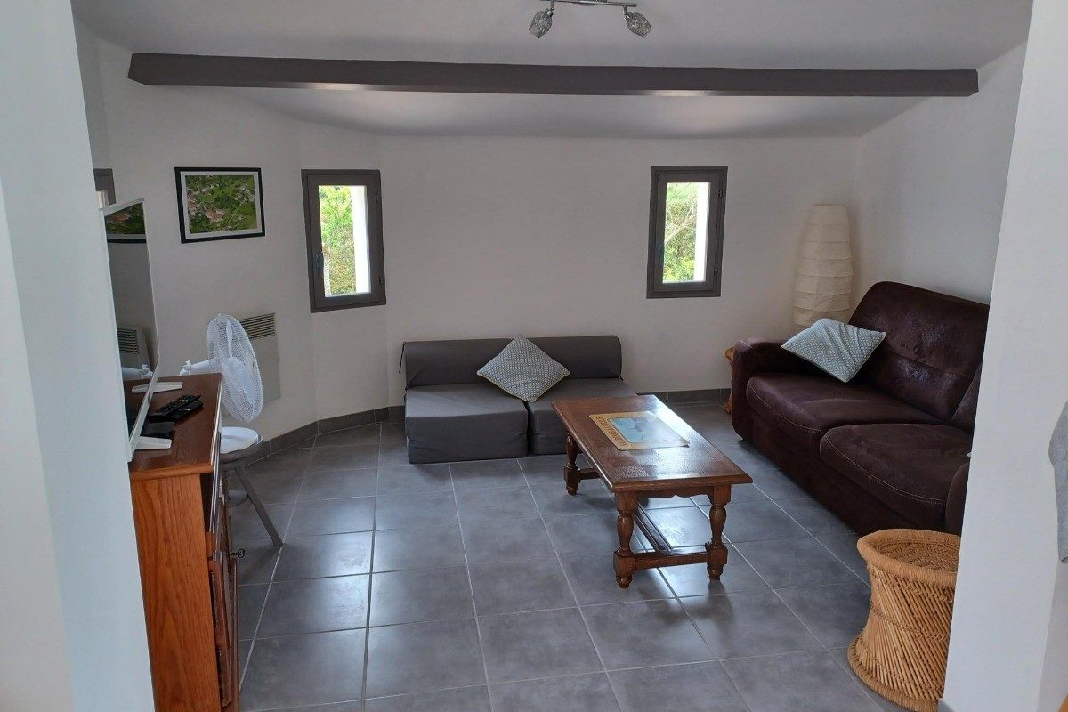 345691 – Salon