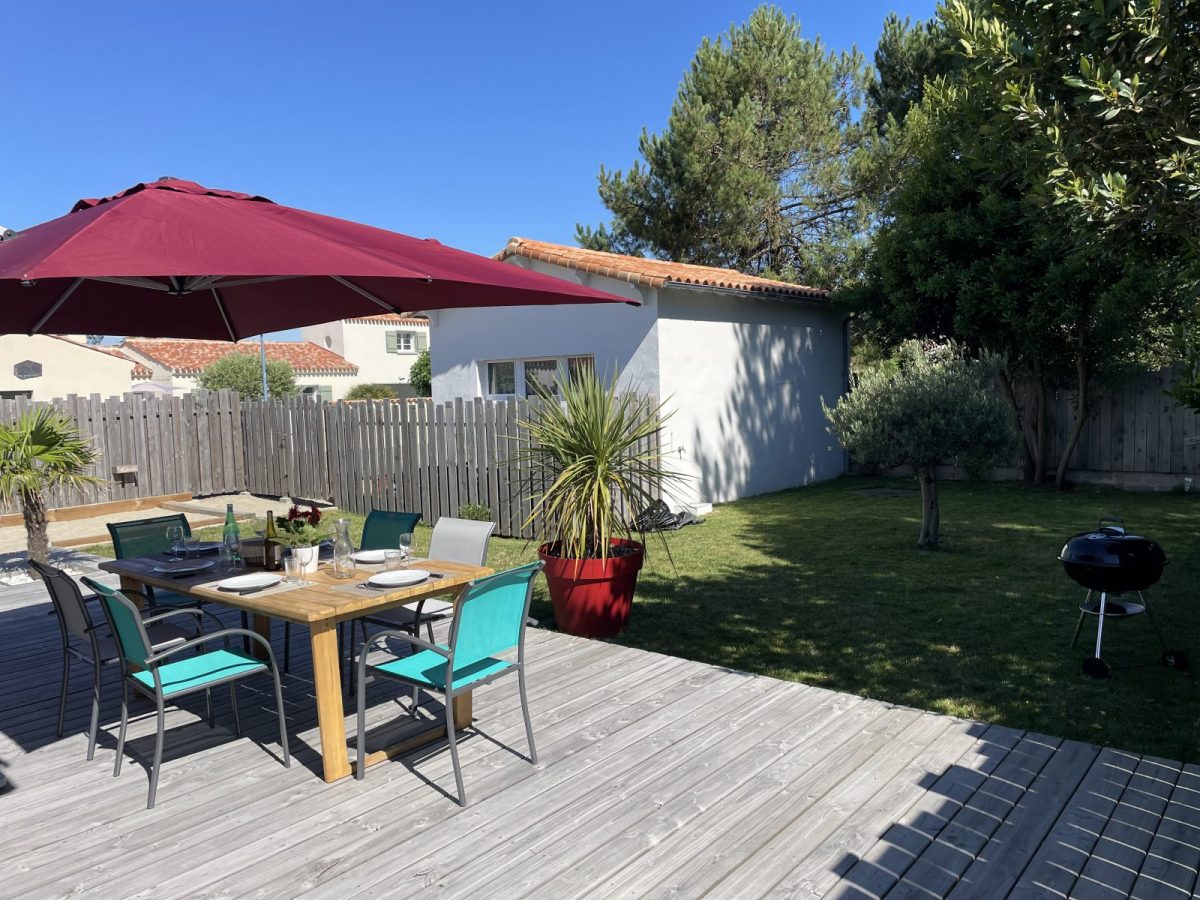 Meublé La Bohème_La Faute sur Mer_Terrasse espace repas
