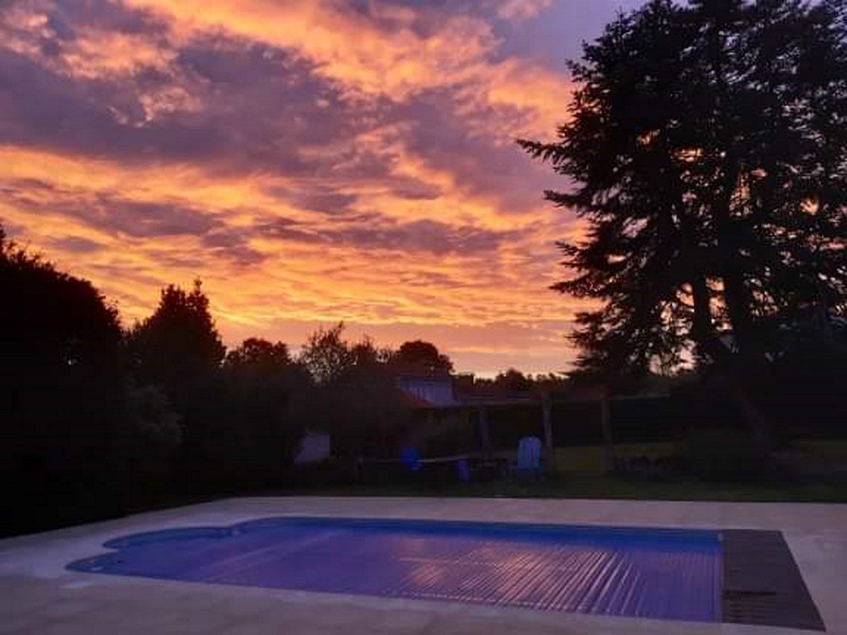 Meublé l’Olifanière La Réorthe piscine-soir