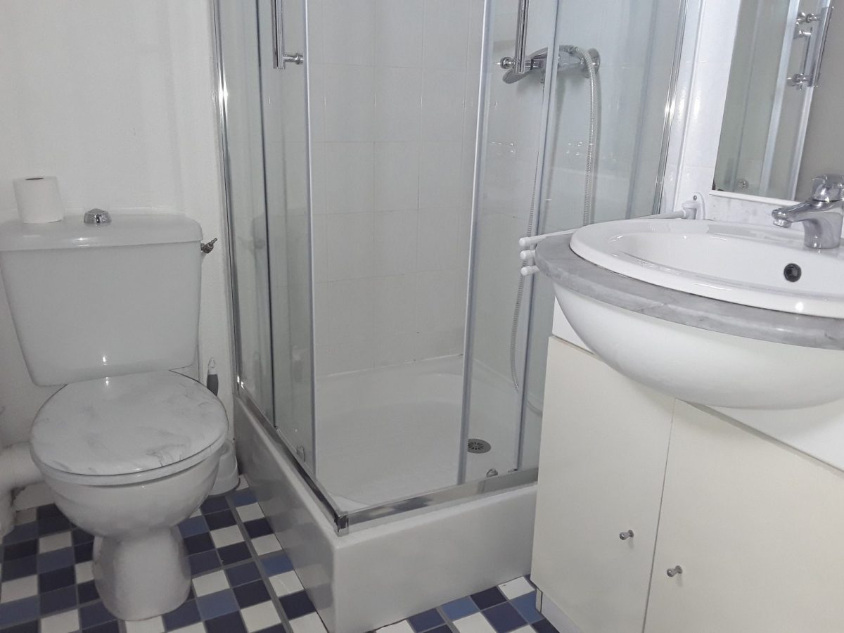 Meublé la Fautaise_La Faute sur Mer_Salle d’eau WC étage
