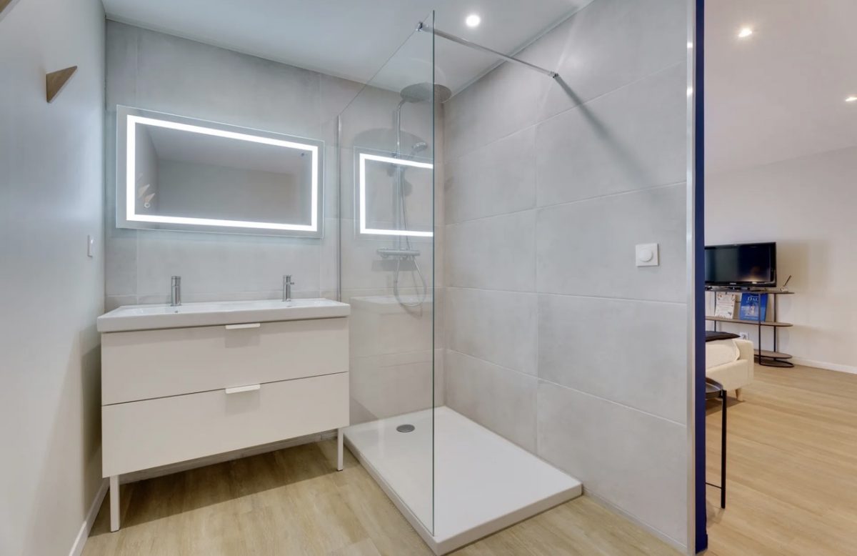 Meublé The Lay of Calm_Mareuil sur Lay_Salle d&rsquo;eau 2