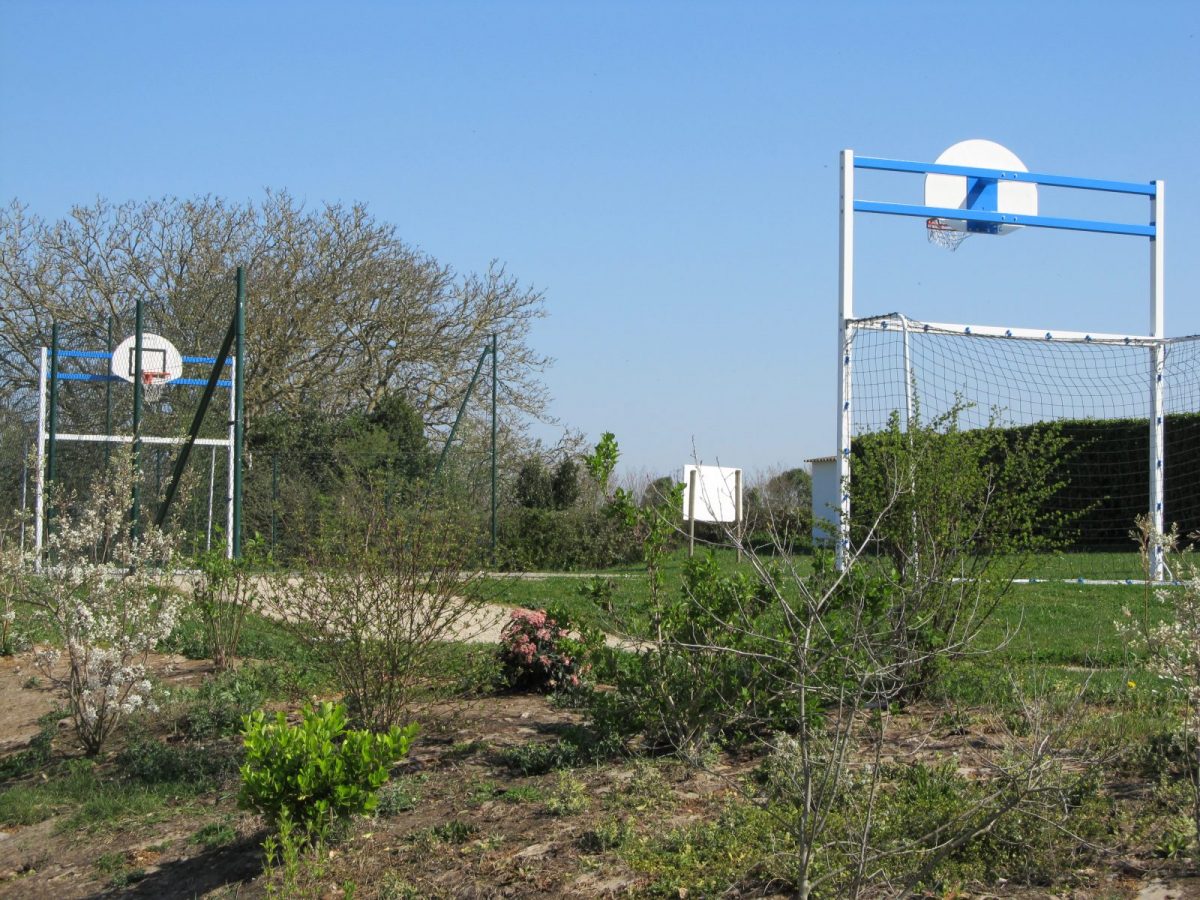 CITY STADE- Saint-Aubin-la-Plaine-panier basket