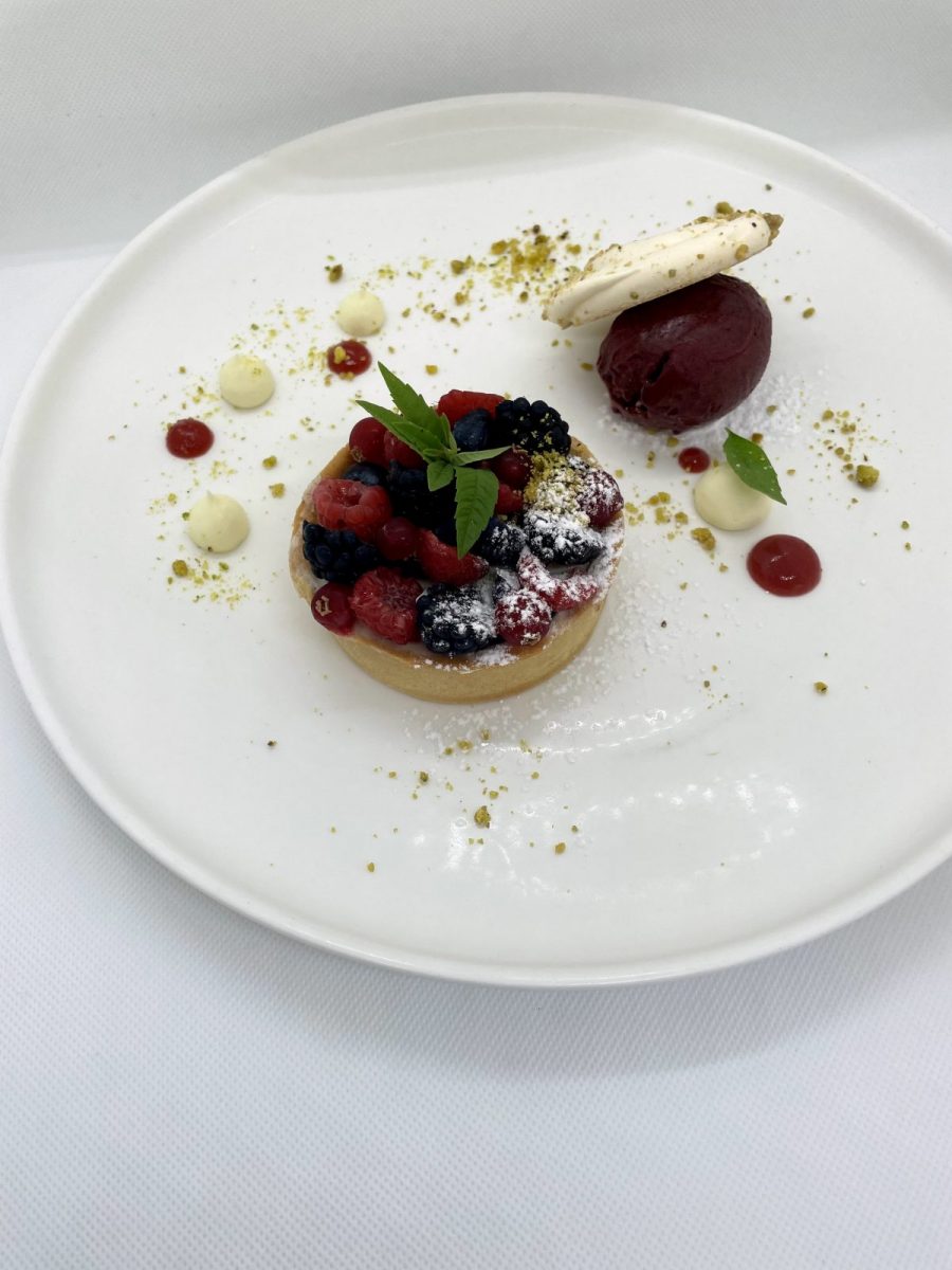 La tartelette verveine, pistache et fruits des bois