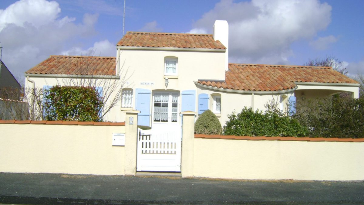 Meublé NATMARIAN – Grues Facade